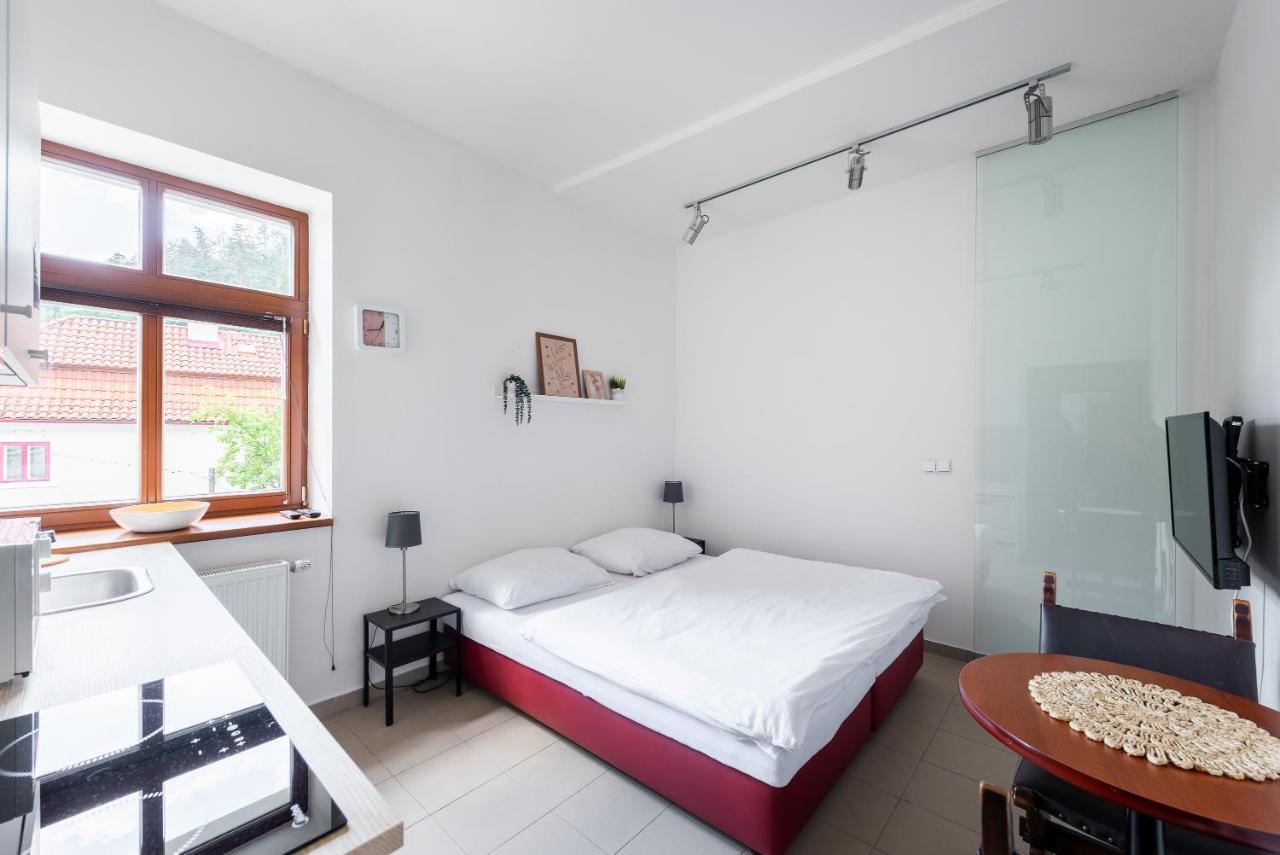 קארלשטיין Apartman Muzeum Obchodu מראה חיצוני תמונה