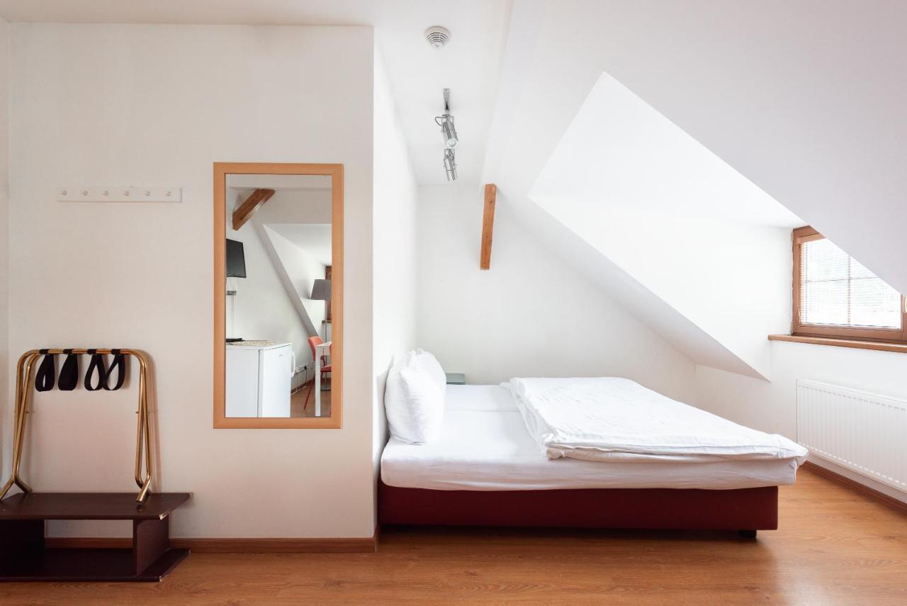 קארלשטיין Apartman Muzeum Obchodu מראה חיצוני תמונה