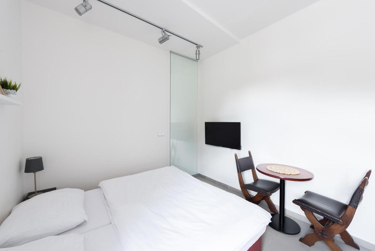 קארלשטיין Apartman Muzeum Obchodu מראה חיצוני תמונה