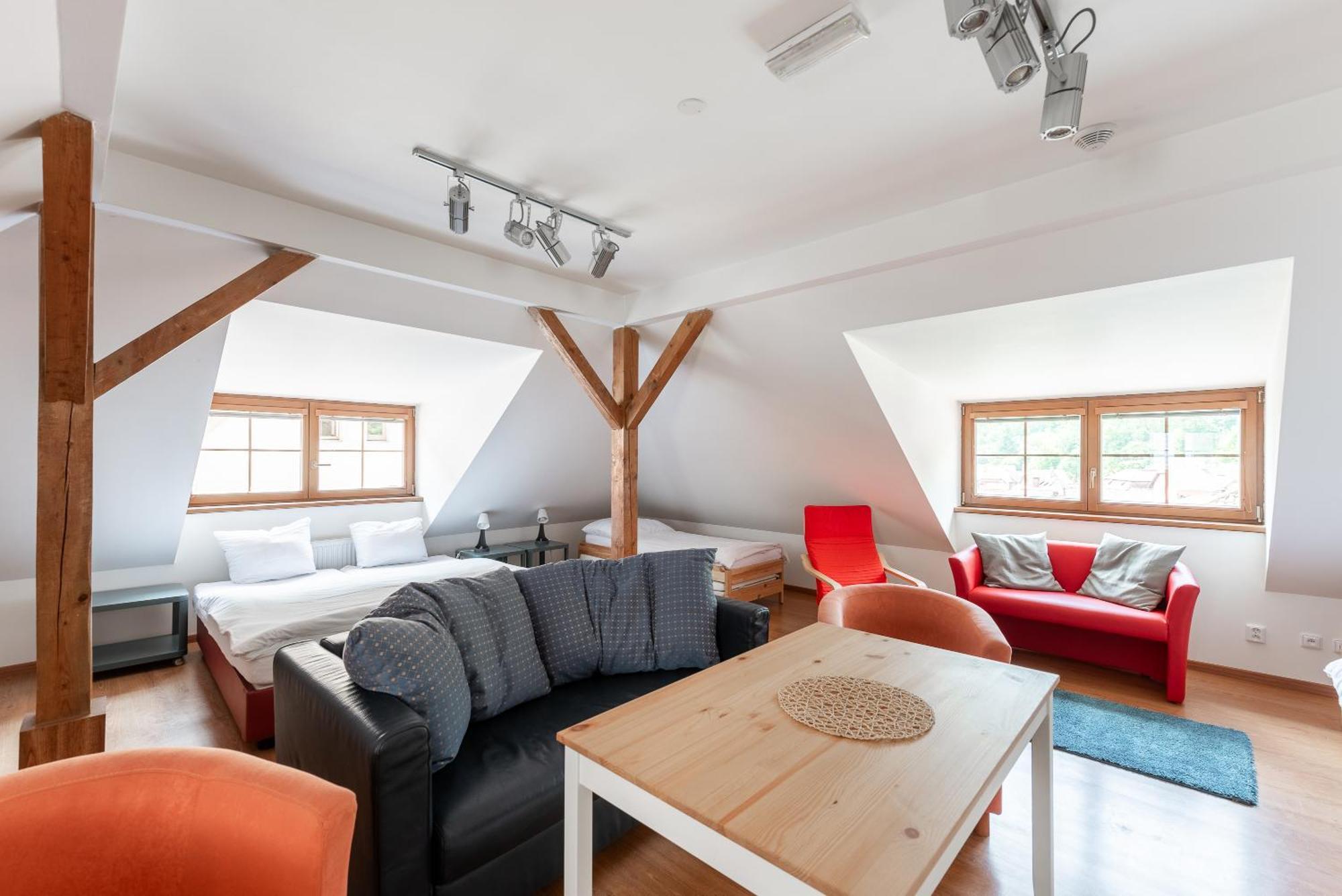 קארלשטיין Apartman Muzeum Obchodu מראה חיצוני תמונה