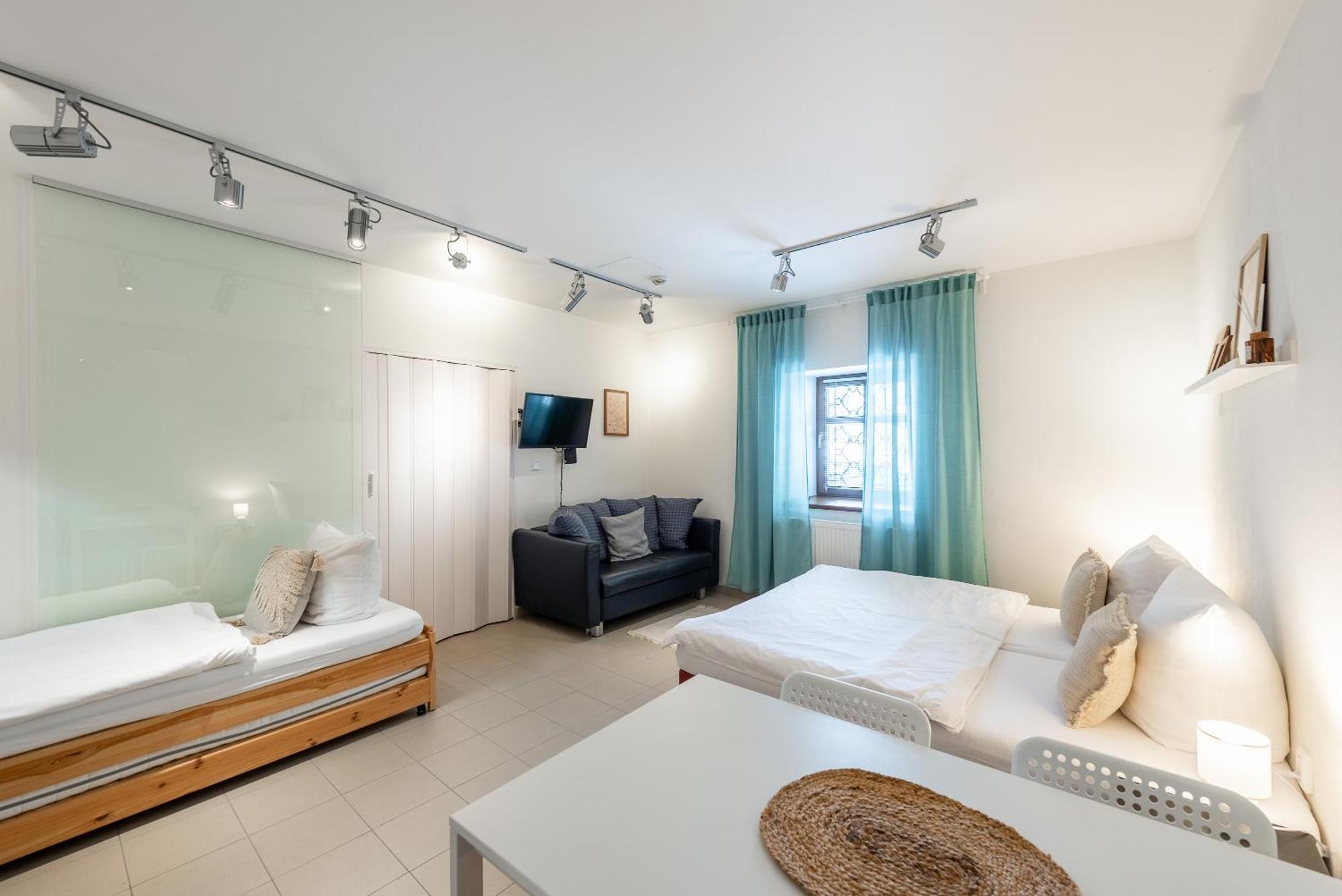 קארלשטיין Apartman Muzeum Obchodu מראה חיצוני תמונה