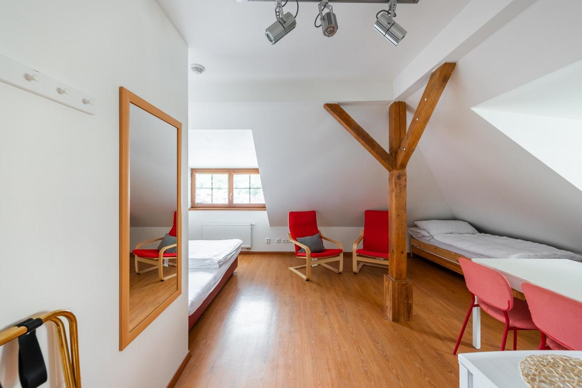 קארלשטיין Apartman Muzeum Obchodu מראה חיצוני תמונה