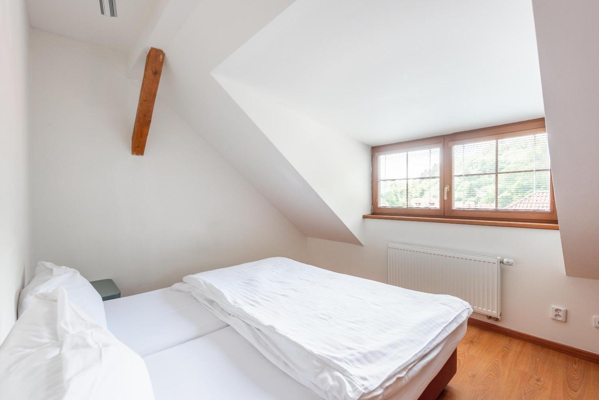 קארלשטיין Apartman Muzeum Obchodu מראה חיצוני תמונה