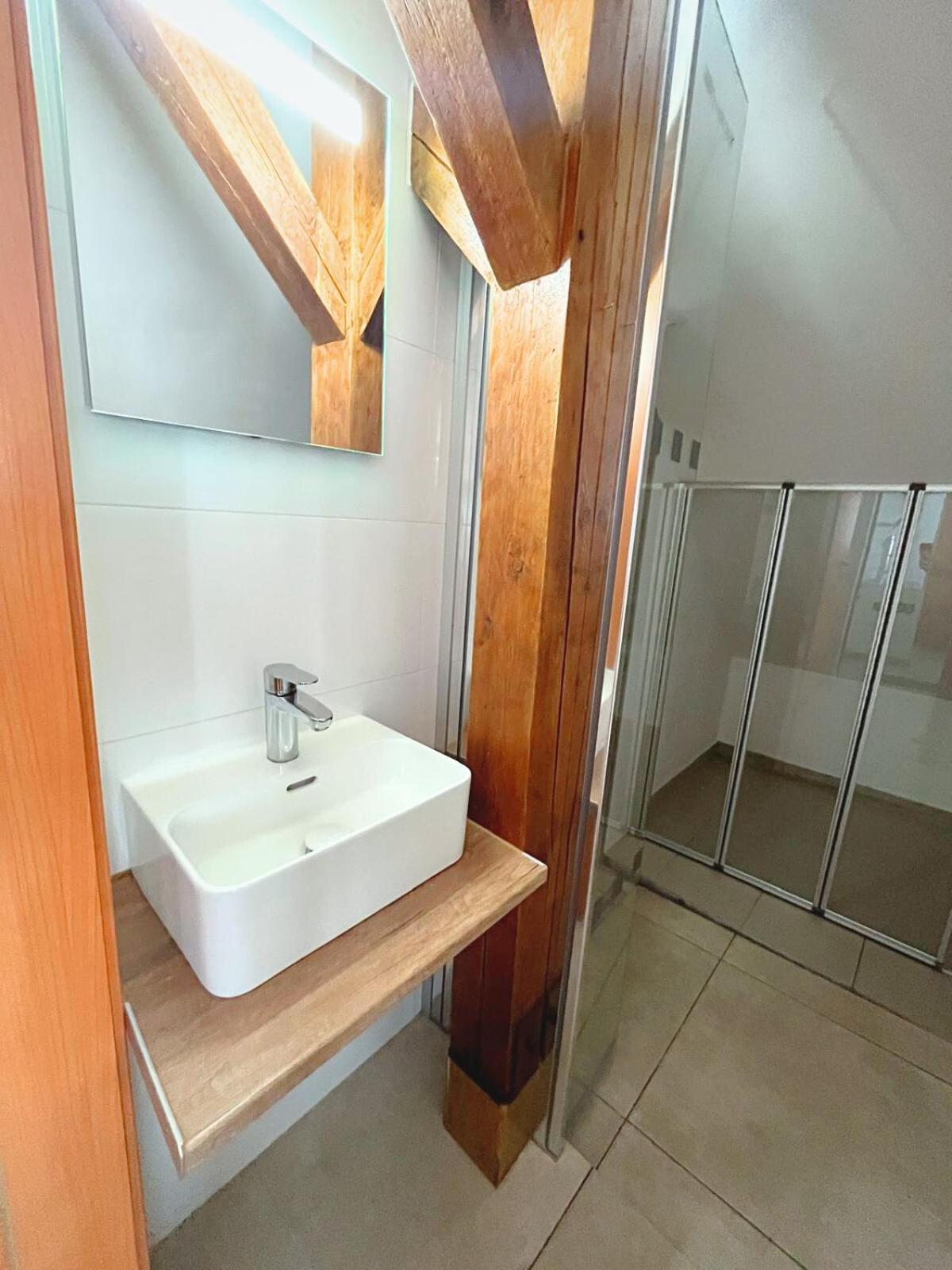 קארלשטיין Apartman Muzeum Obchodu מראה חיצוני תמונה